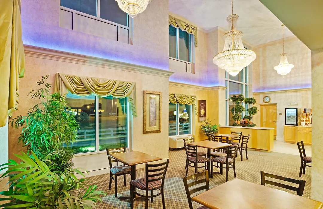 Holiday Inn Express Hotel & Suites London By Ihg-1