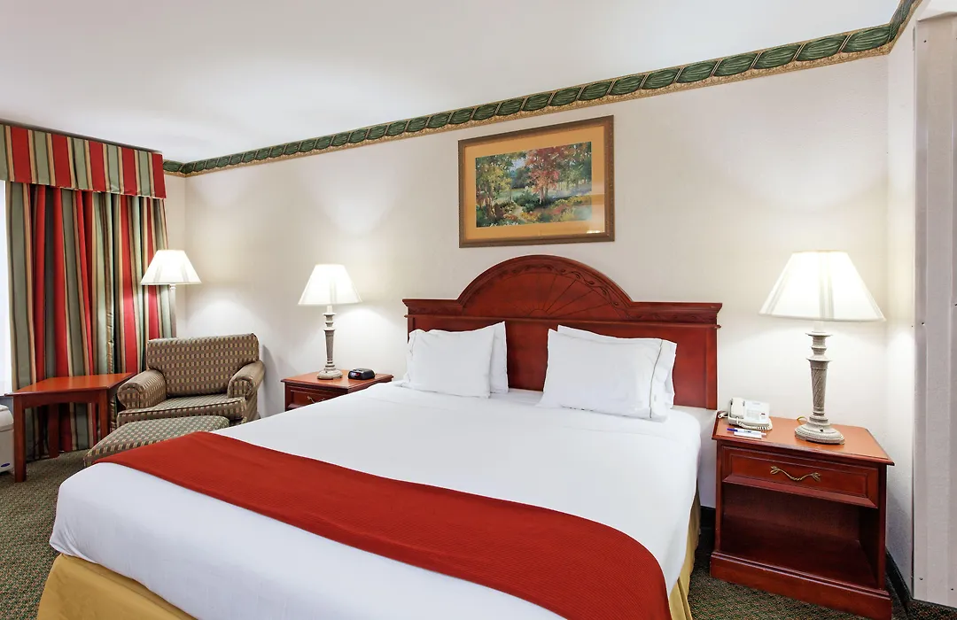 Holiday Inn Express & Suites Tupelo By Ihg-1