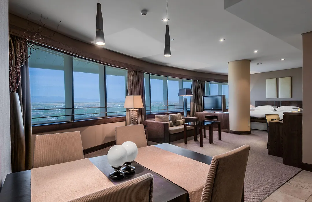 Eurostars Suites Mirasierra-1