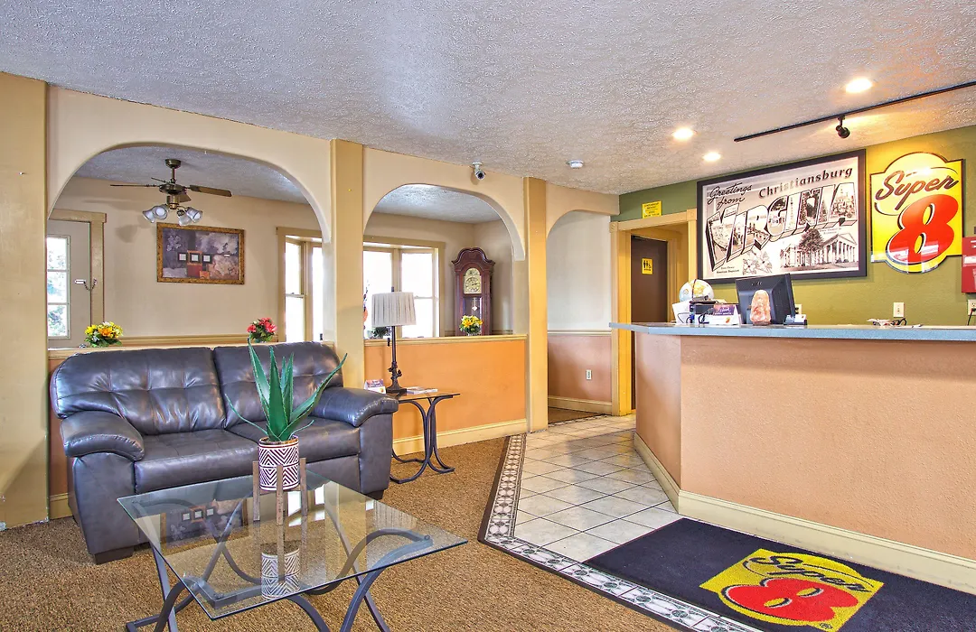 Super 8 By Wyndham Christiansburg-1
