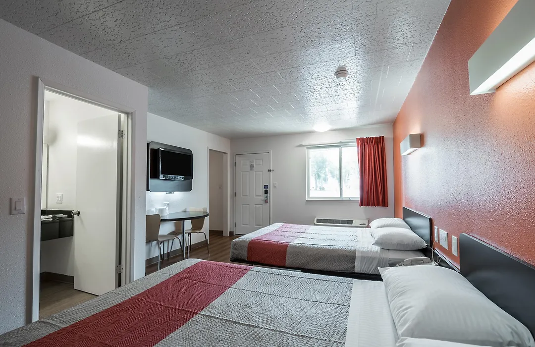 Motel 6-Fallon, Nv-1