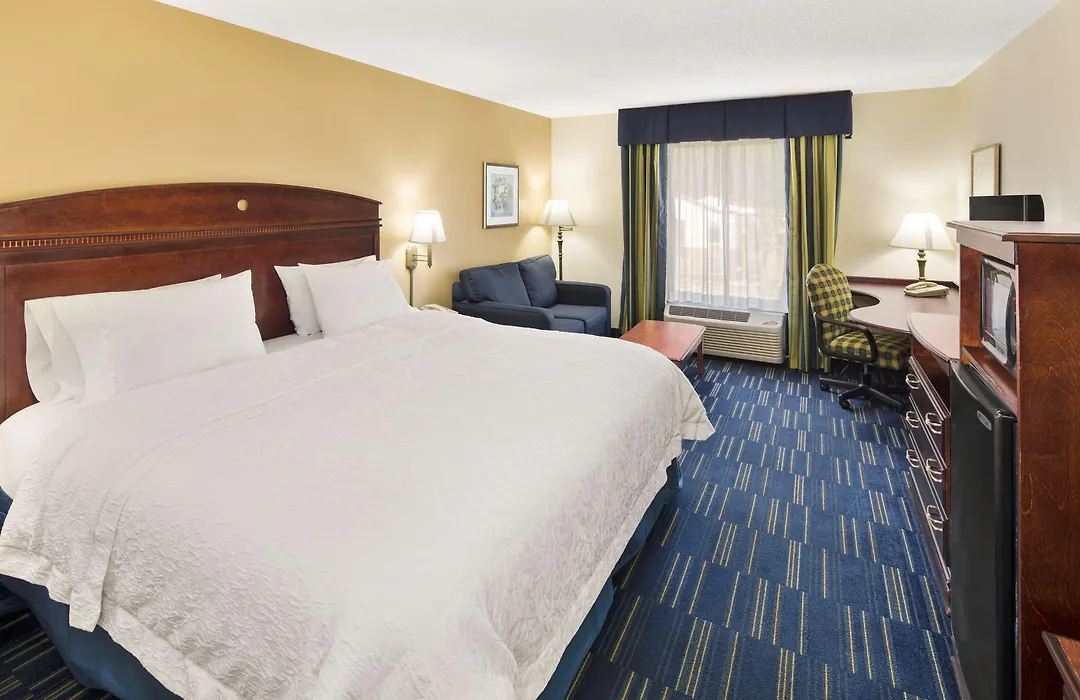 Hampton Inn Hinesville-1