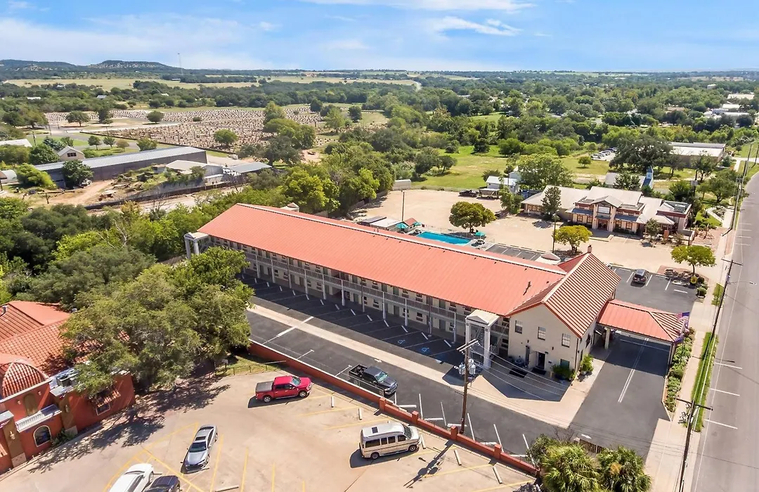 Super 8 By Wyndham Fredericksburg-1