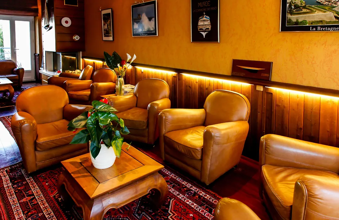 Logis REX HOTEL Lorient-1