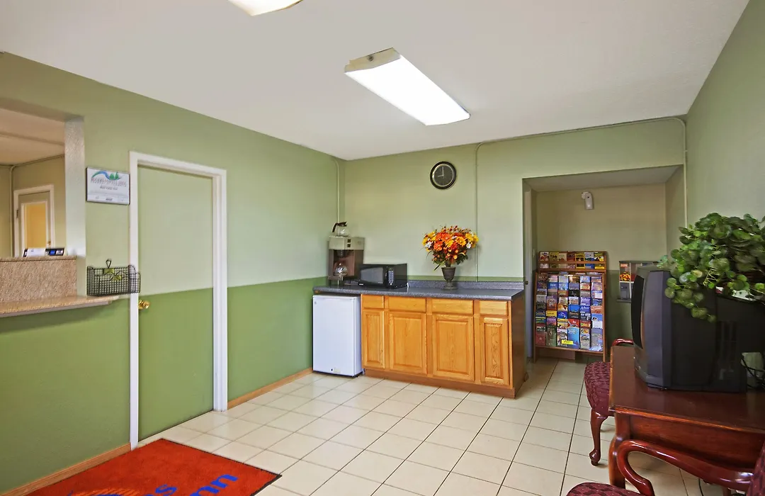 Rogers Inn-1