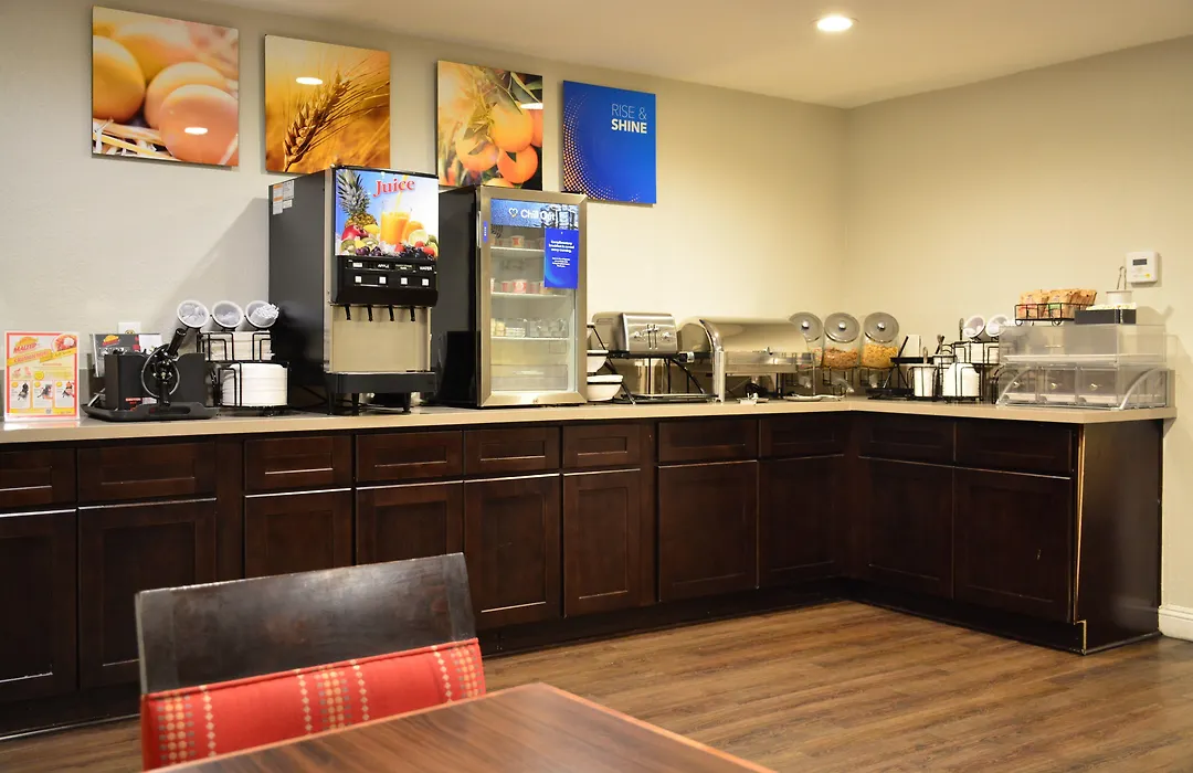 Comfort Inn & Suites Moreno Valley Near March Air Reserve Base-1
