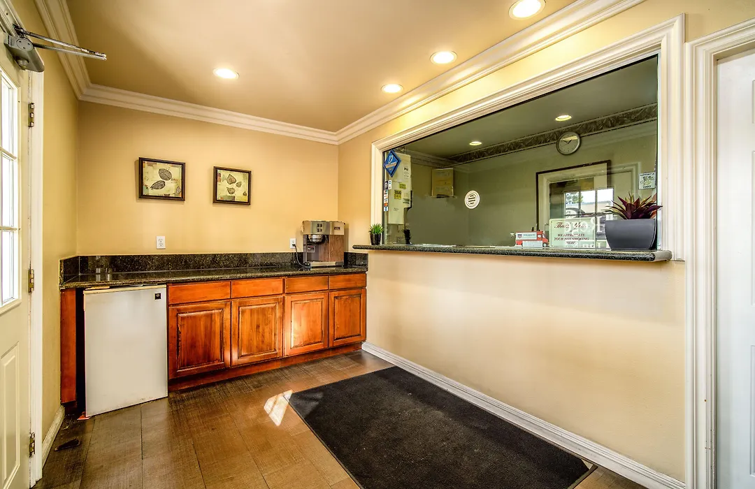 Regency Inn & Suites Downey-1