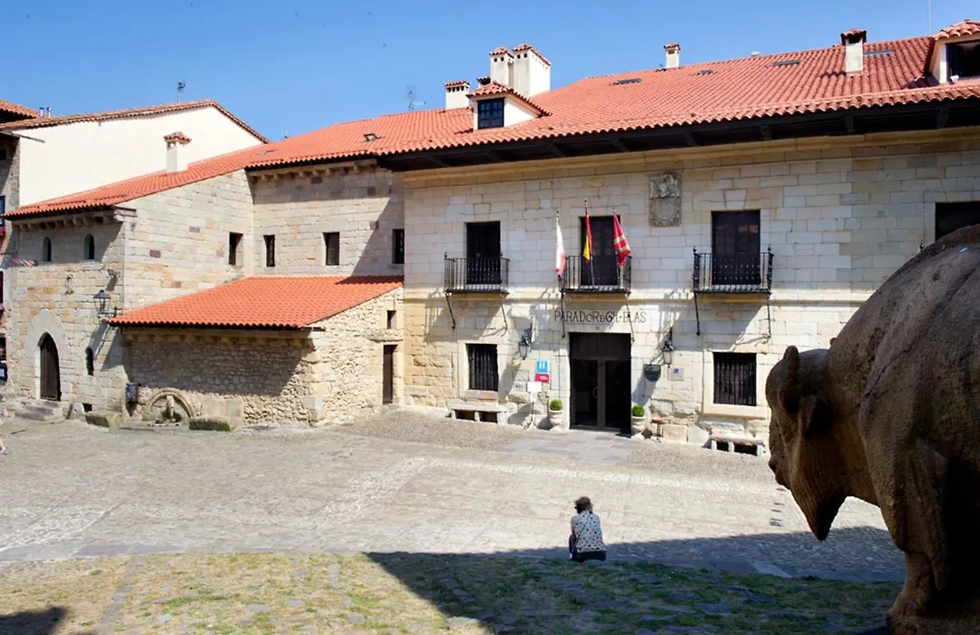 Parador de Santillana Gil Blas-1