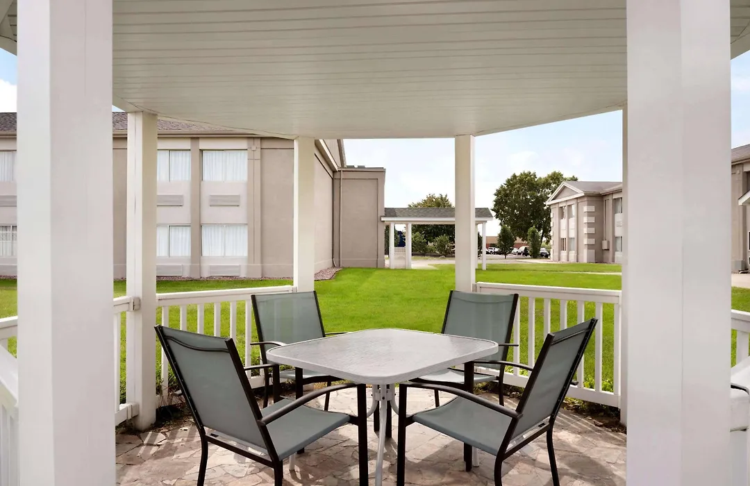 Baymont By Wyndham Des Moines North-1