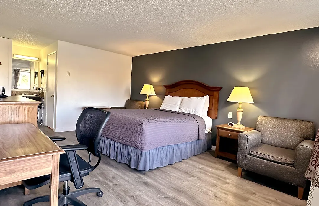 Economy Inn-1