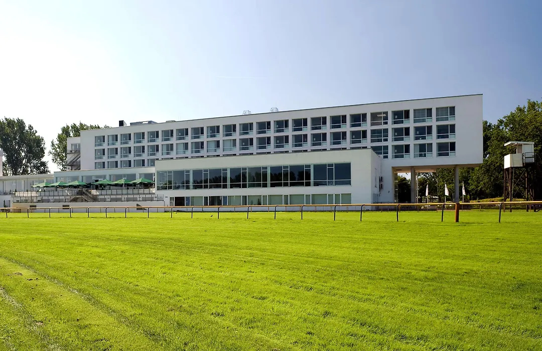 Atlantic Hotel Galopprennbahn-1