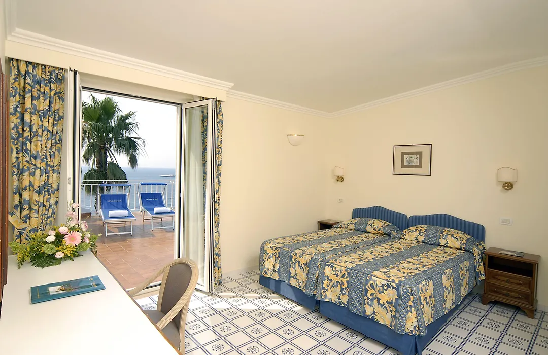 Hotel Continental Mare-1