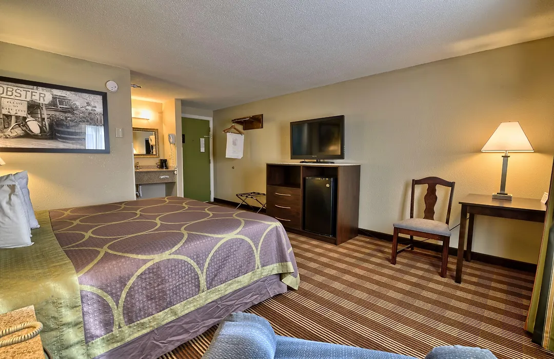 Super 8 By Wyndham Bangor-1