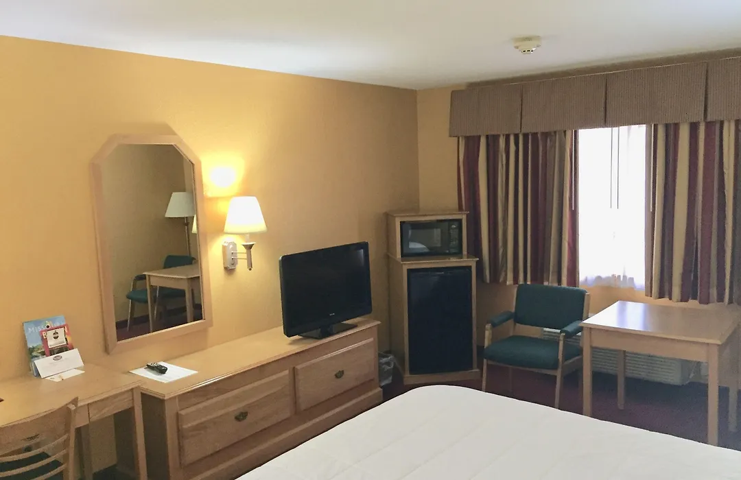 Parkfield Inn - Clinton-1