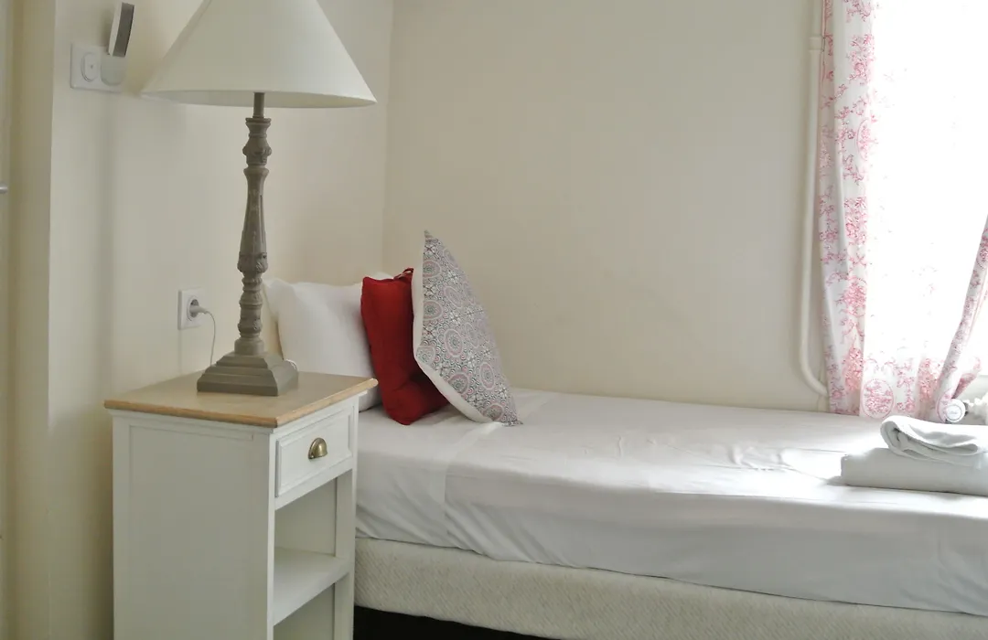 Cit'Hotel Logis Louise de Savoie-1