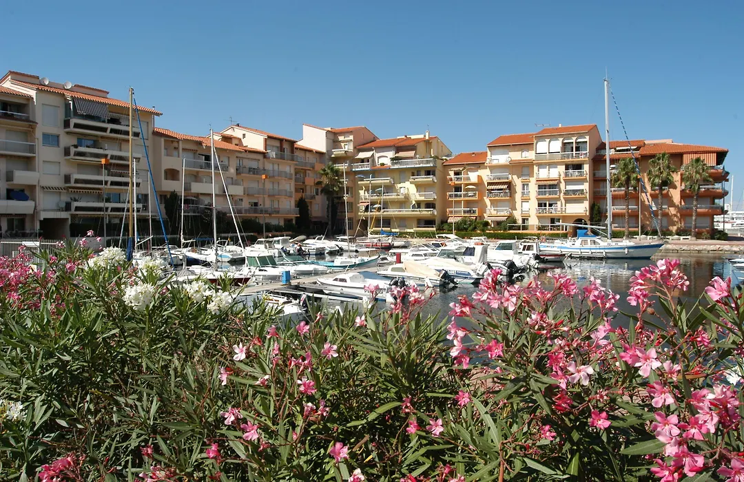 Hotel du Port-1