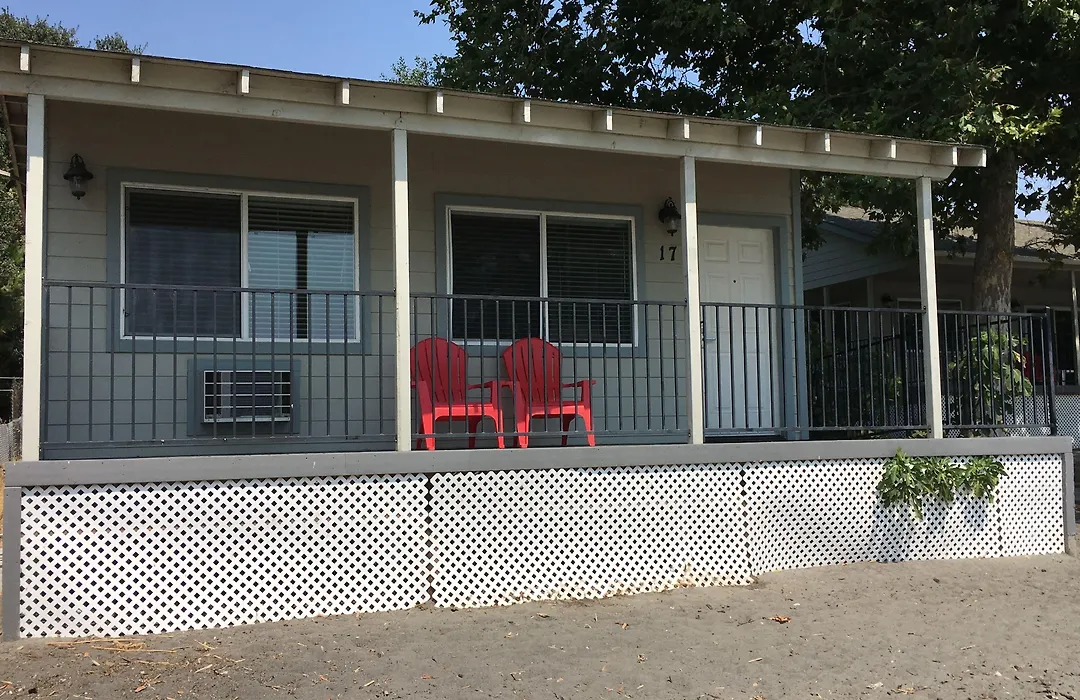 Clear Lake Cottages & Marina-1