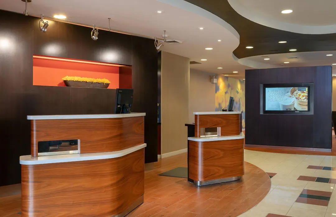 Courtyard By Marriott Salisbury-1