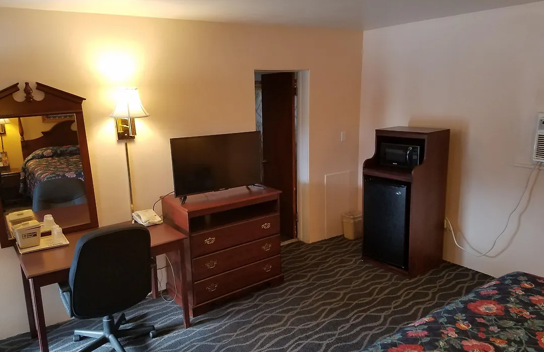 Budget Host Inn-1