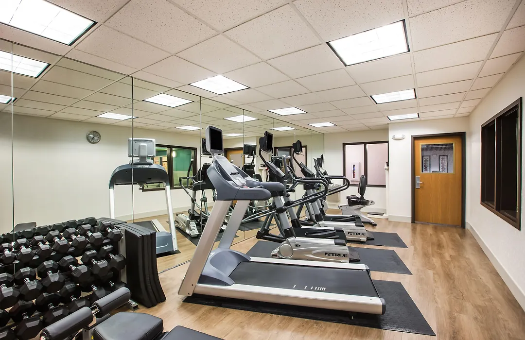 Holiday Inn Express & Suites Bellevue -Omaha Area- By Ihg-1