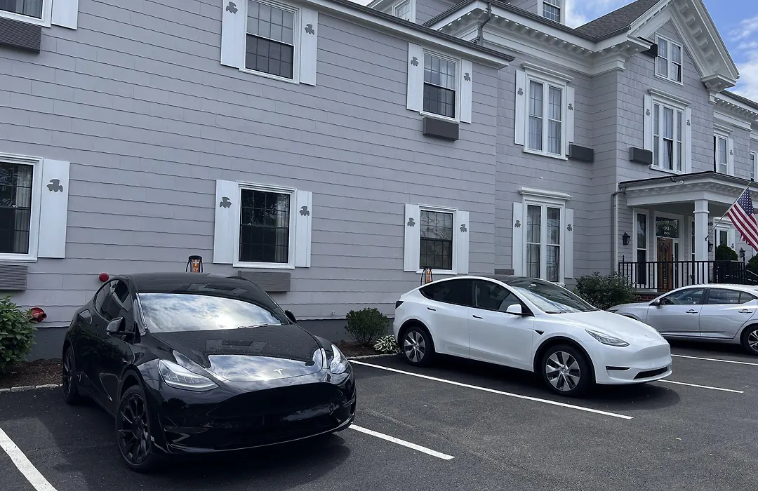 The Carriage House Inn Newport-1