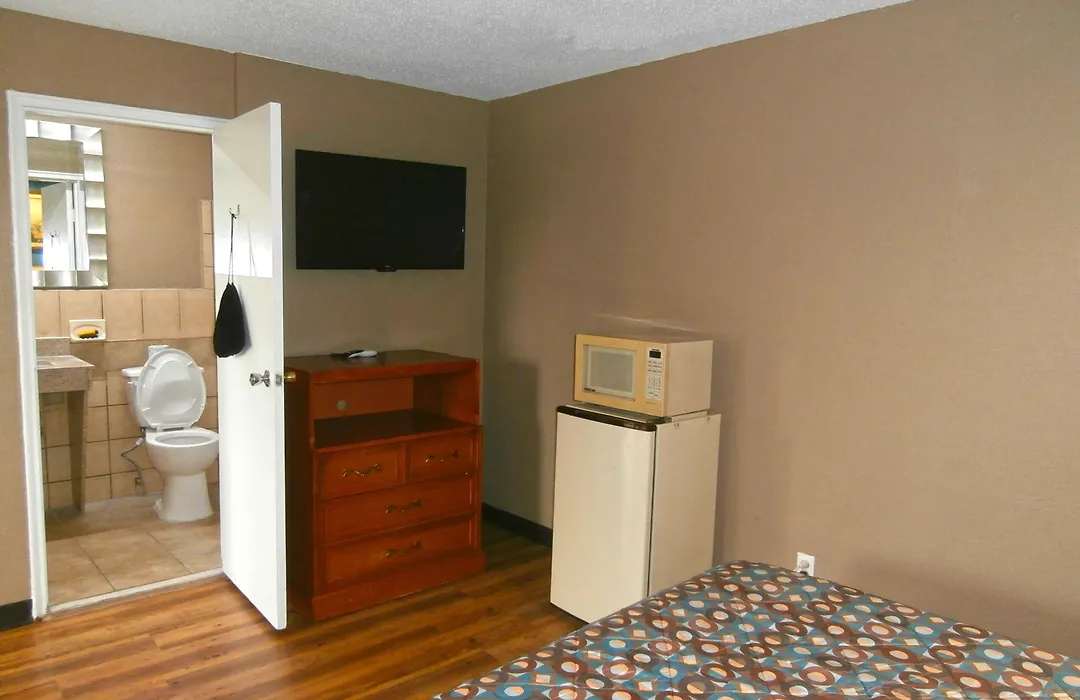 Americas Best Value Inn-Savannah-1
