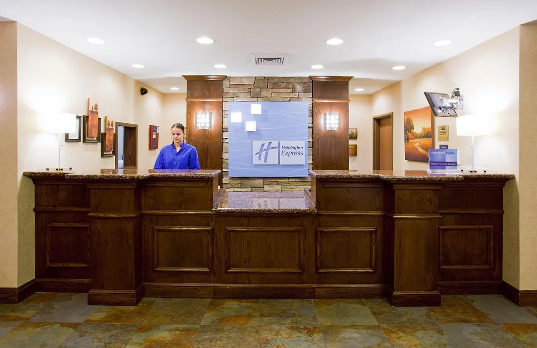 Holiday Inn Express Airport East By Ihg-1