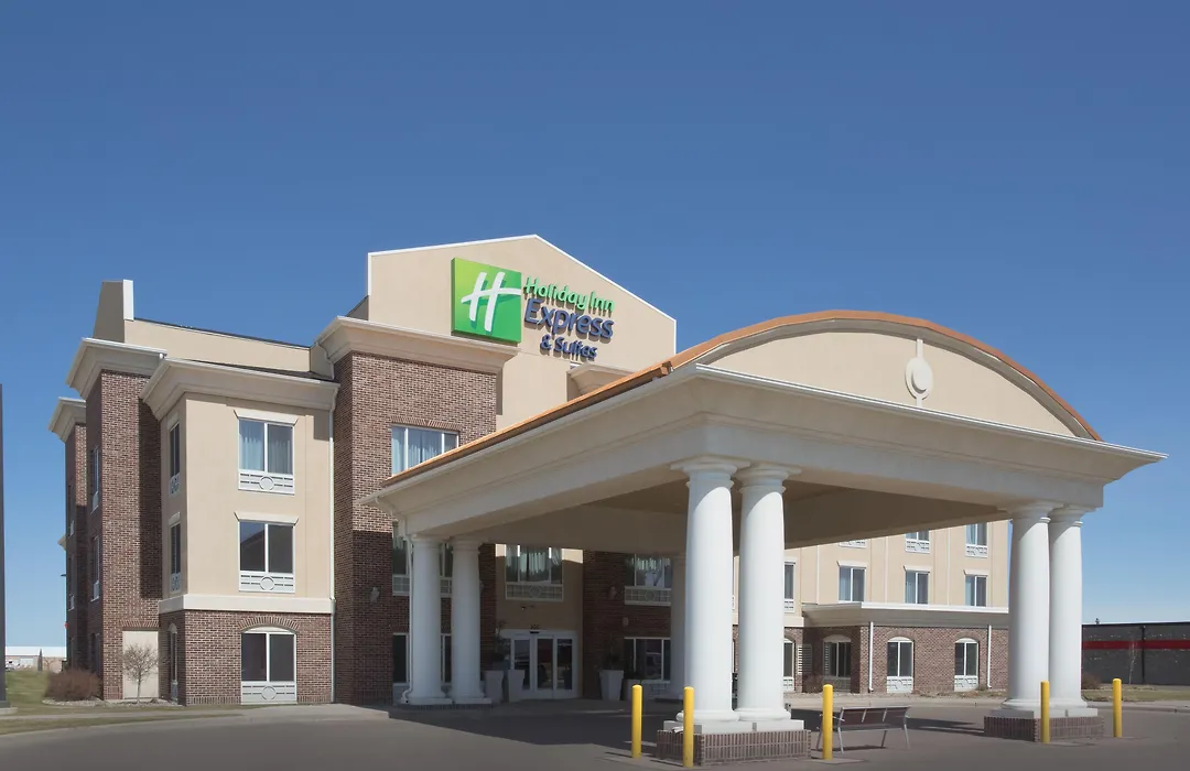 Holiday Inn Express Hotel & Suites Minot South By Ihg-1