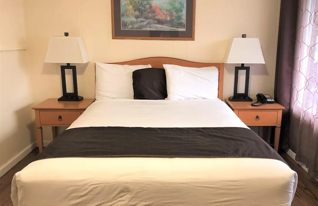 Blue Coast Inn & Suites-1