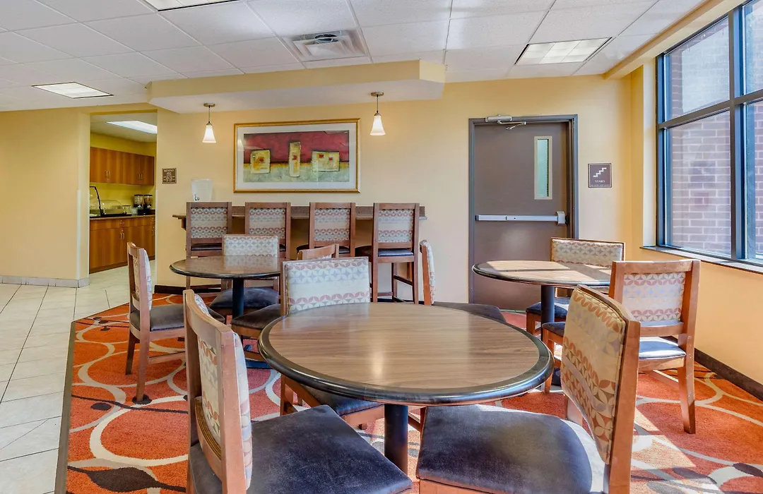 Econo Lodge Inn & Suites Des Moines Fairgrounds Area-1