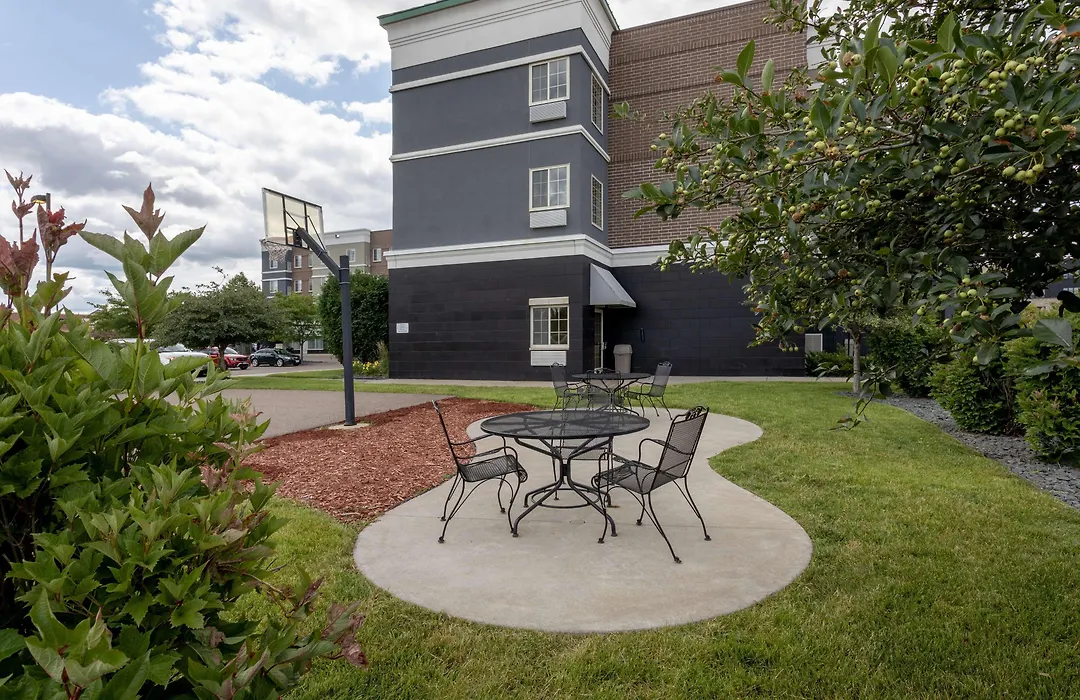 Grandstay Apple Valley-1
