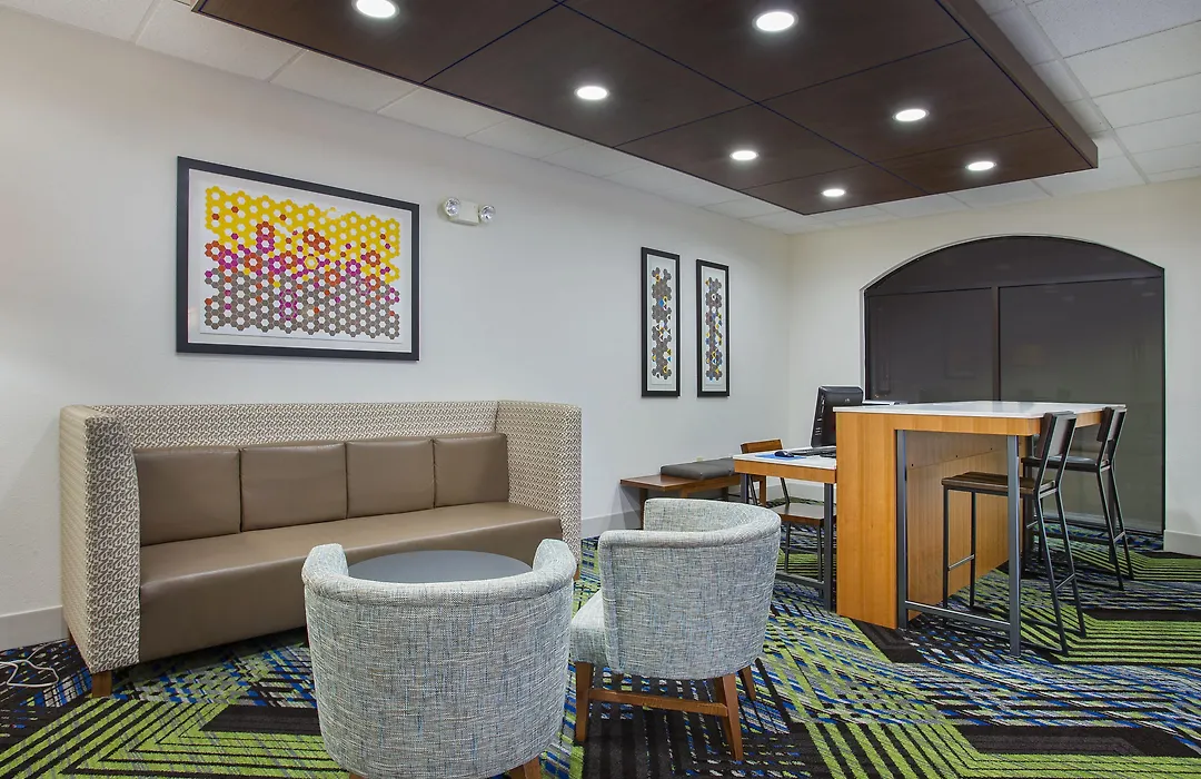 Holiday Inn Express & Suites Lebanon-Nashville Area By Ihg-1