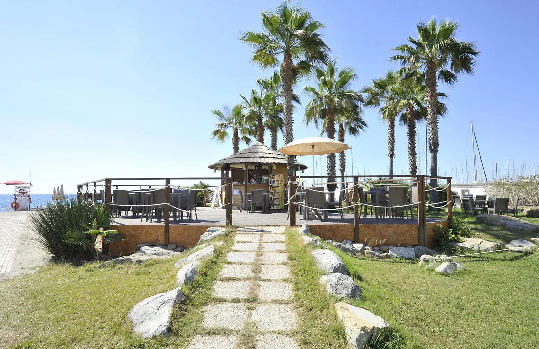 Aregai Marina Hotel&Residence-1