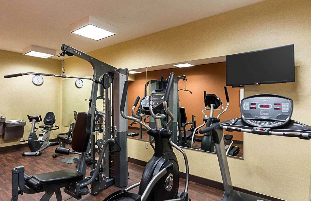 Comfort Suites Airport-1
