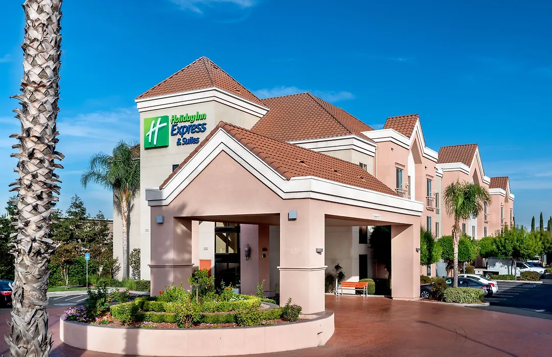 Holiday Inn Express & Suites Lathrop By Ihg-1