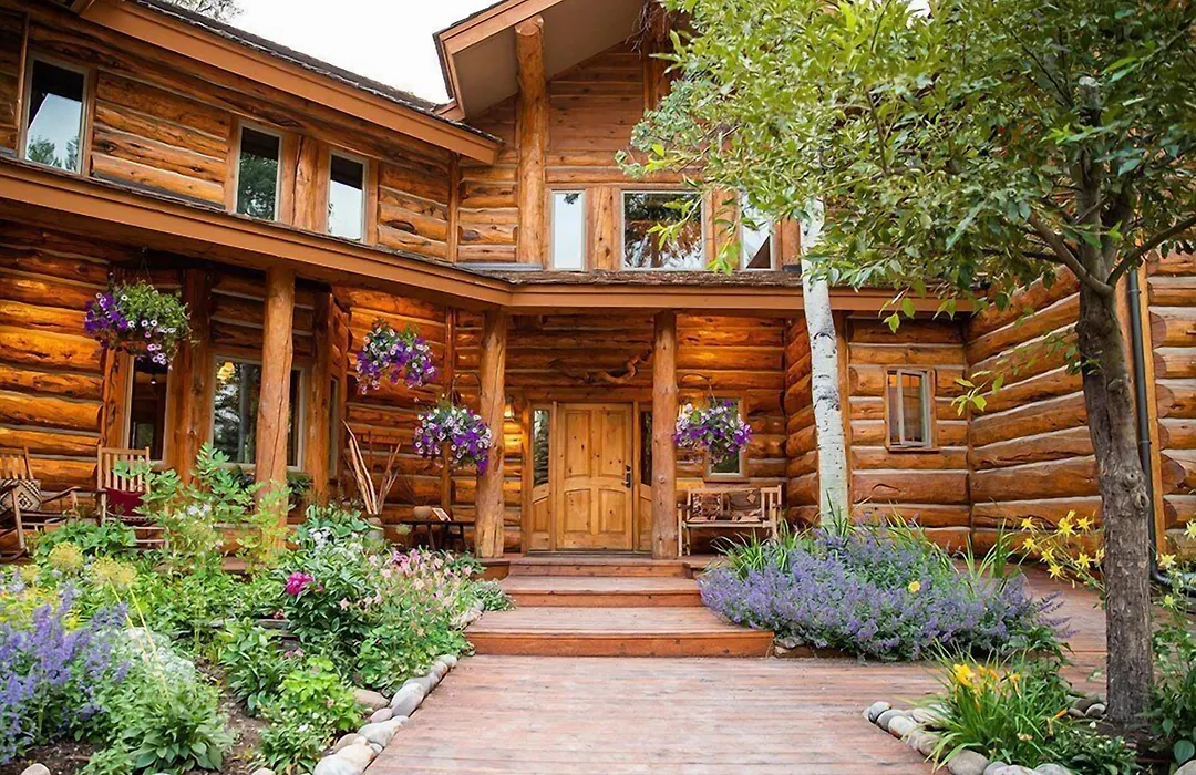 Bentwood Inn-1