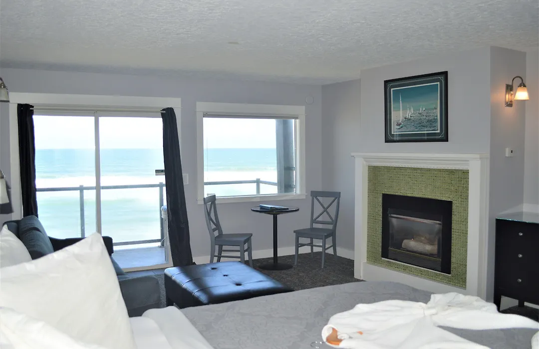 Beachfront Manor Hotel-1
