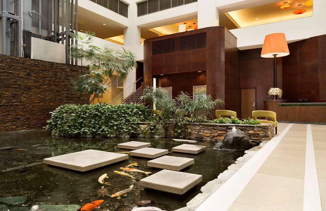 Embassy Suites Los Angeles Glendale-1