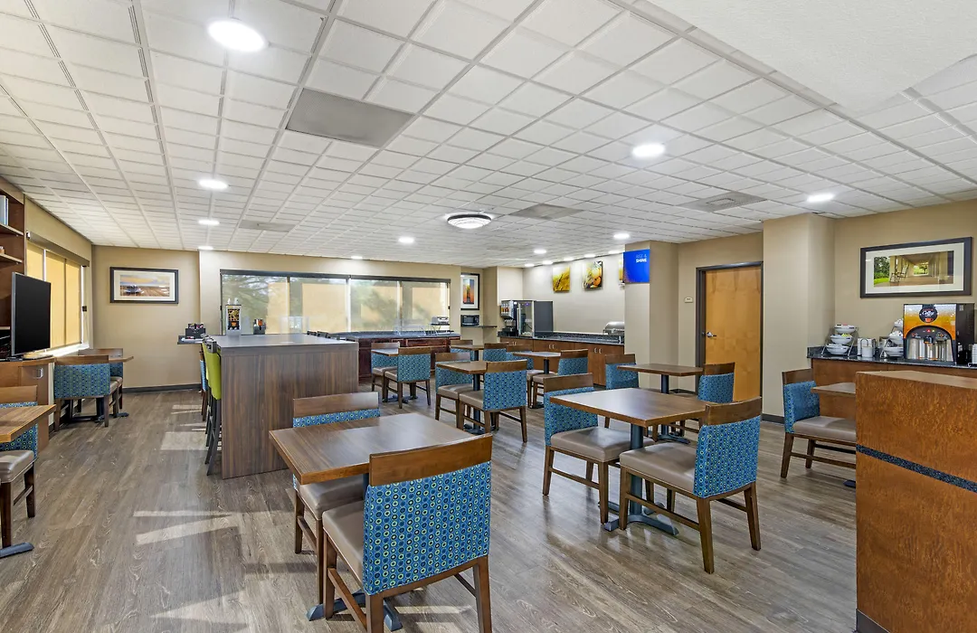 Comfort Suites Brunswick-1