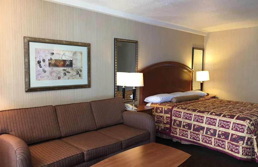 Royal Pacific Motor Inn-1