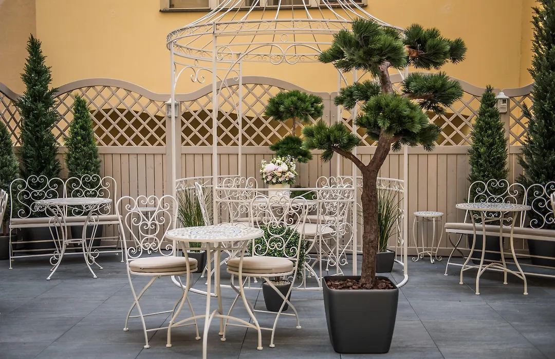 Hotel Hastal Prague Old Town-1