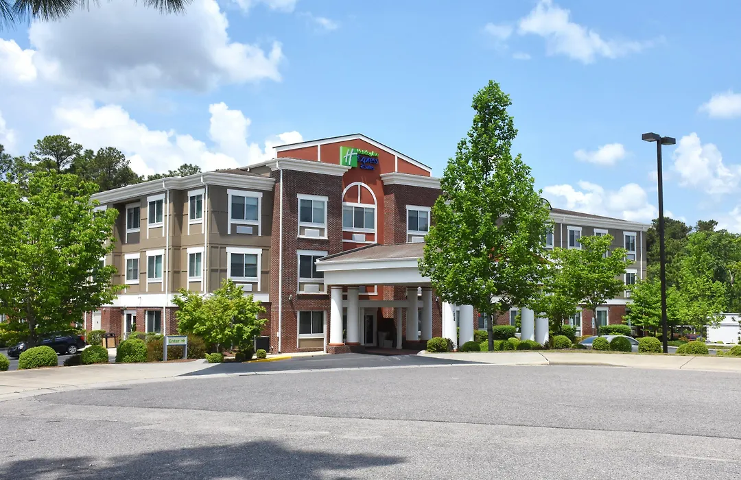Holiday Inn Express & Suites Southern Pines-Pinehurst Area By Ihg-1