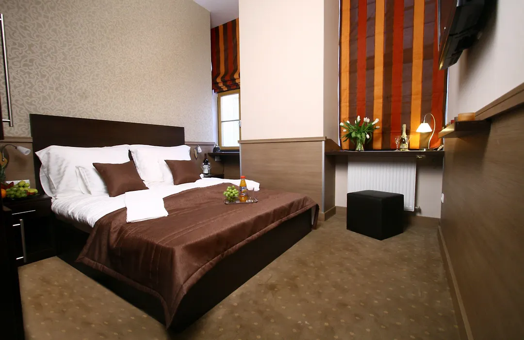 Central Hotel 21-1