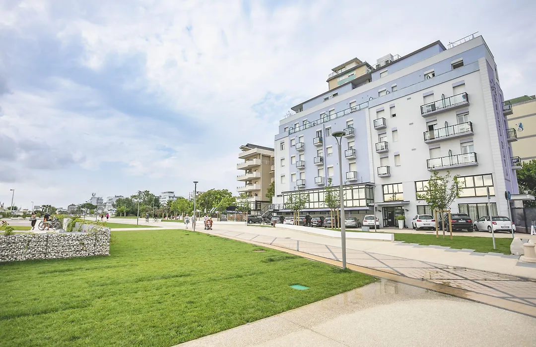 Hotel Baya - in centro, sul mare-1