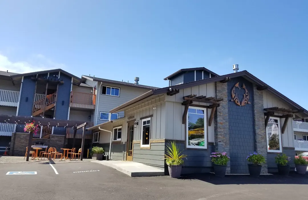 The Coho Oceanfront Lodge-1
