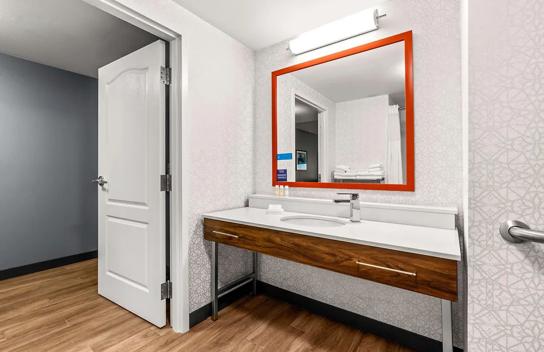 Hampton Inn & Suites Fairbanks-1