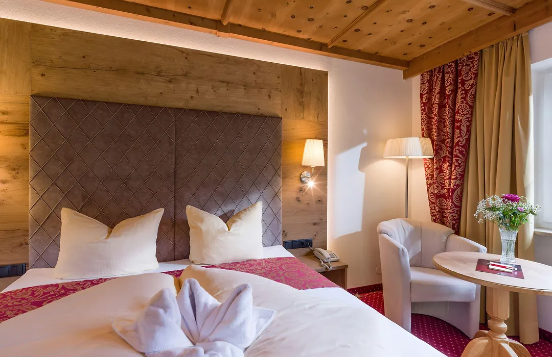 Alpenherz Hotel Garni-1