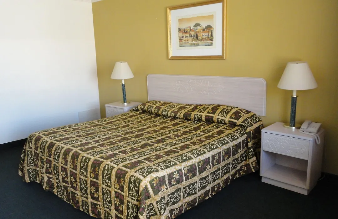 Imperial 400 Motor Inn-1