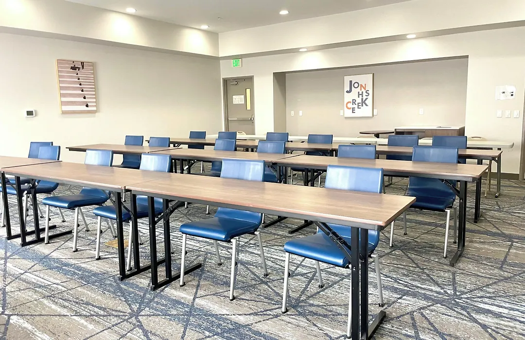 Holiday Inn Express & Suites North-1