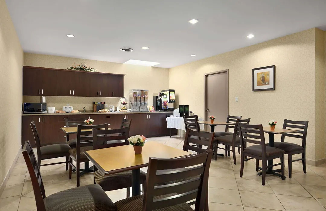 Days Inn By Wyndham Brampton-1